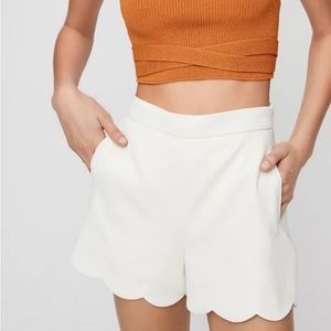 Aritzia Wilfred Scallop Shorts in White